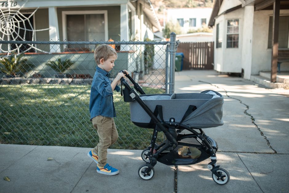 Best Travel Strollers For Disney World: UPPAbaby MINU vs. Zoe Twin+ for Disney World: The 2026 Stress Test