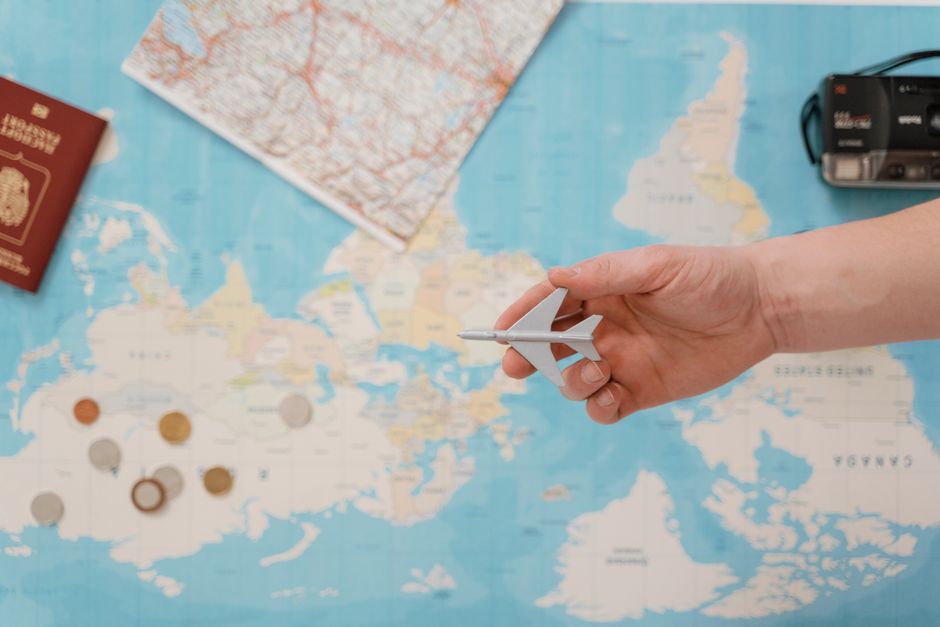 7 Budget Travel Apps for Cheap Flights & Stays (2026 Edition)